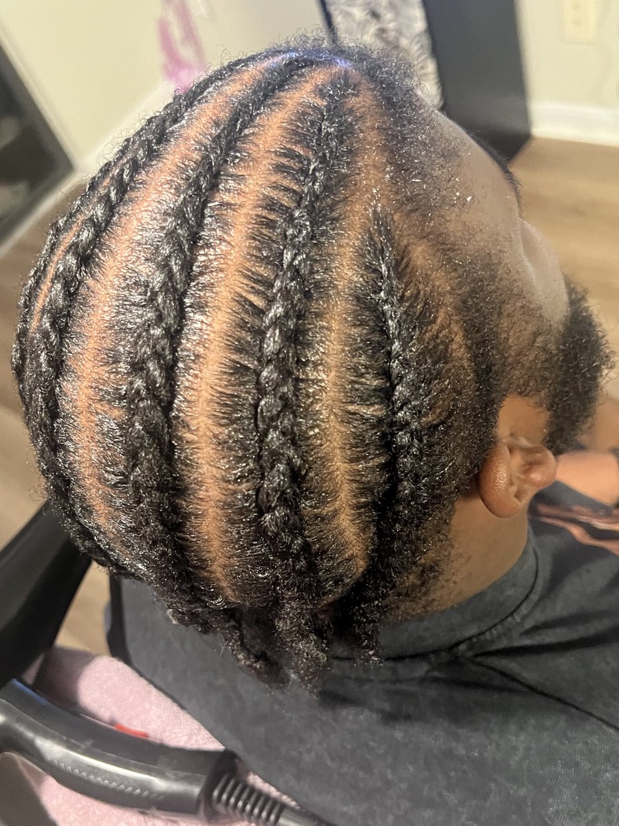 sholacrayola's tweet photo. Braids still hot! Get em while it’s fresh 🗣️😘 https://t.co/jn1x7cRpKL