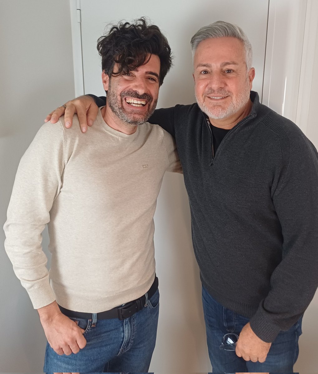 Canarias vuelve a regalarme un gran momento, en este caso, junto al mítico Roberto Herrera de <a href="/RTVECanarias/">RTVECanarias</a> 😍