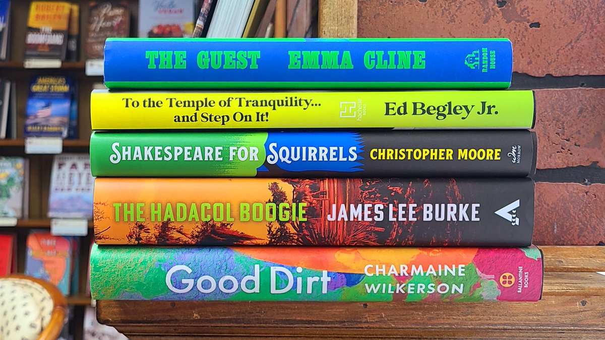 ALBooksmith's tweet image. What are your #FridayReads?

#TGIF #weekendreads #signedbooks #EmmaCline @edbegleyjr @TheAuthorGuy @JamesLeeBurke @CharmaineW123 @randomhouse @HachetteUS @WmMorrowBooks @groveatlantic