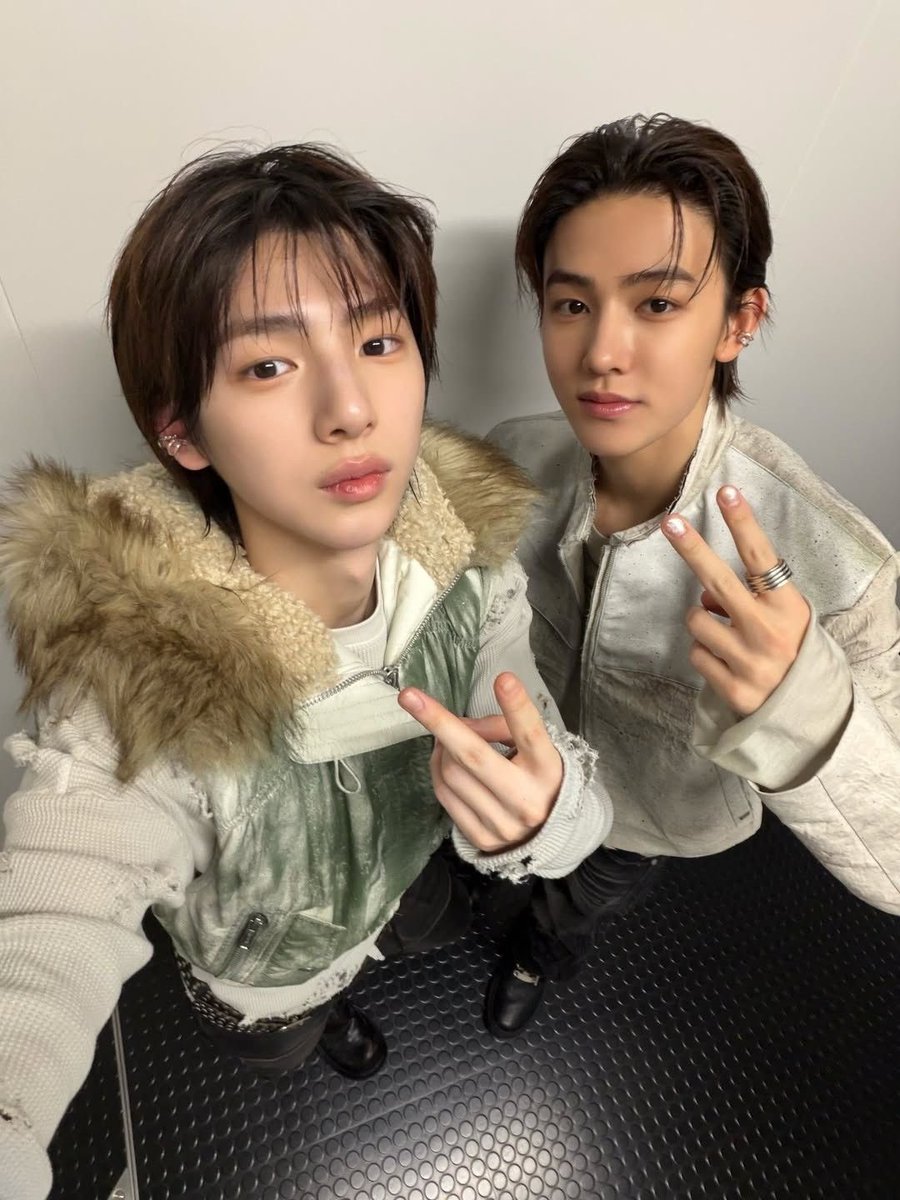 fcwonbin's tweet image. vengo a tomar posesión de este duo