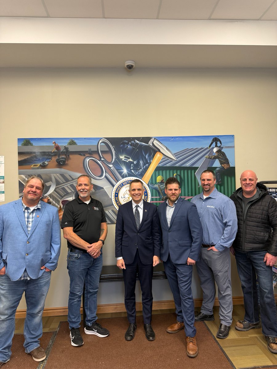 _MarkSutcliffe's tweet image. It was great to visit the SMART Local 47 Training Centre and see firsthand the precision and care that goes into sheet metal work. These tradespeople help make our buildings functional, safe, and comfortable. Their work is essential, and the training happening here is helping…