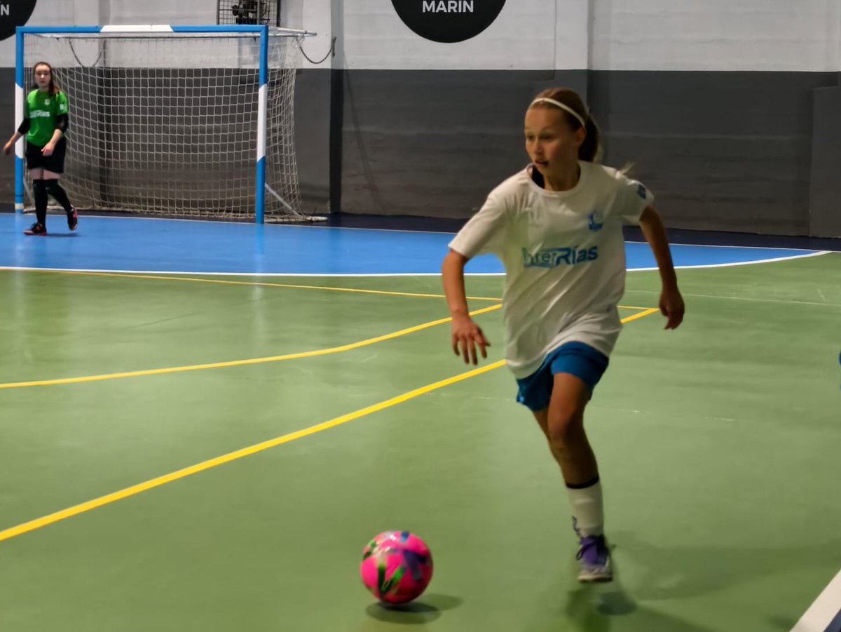FutsalRFGF's tweet photo. ⚽️ A Selección Galega Sub14 ♀️ disputou no día de hoxe o seu primeiro partido de preparación en Marín.

✔️ Segue o traballo das de María Pérez de cara ao CESA de febreiro

🙏 Mil gracias por acollernos ao @CDLPfs 

#SelecciónGalega #SentindoGalicia https://t.co/dBTDvNONhJ