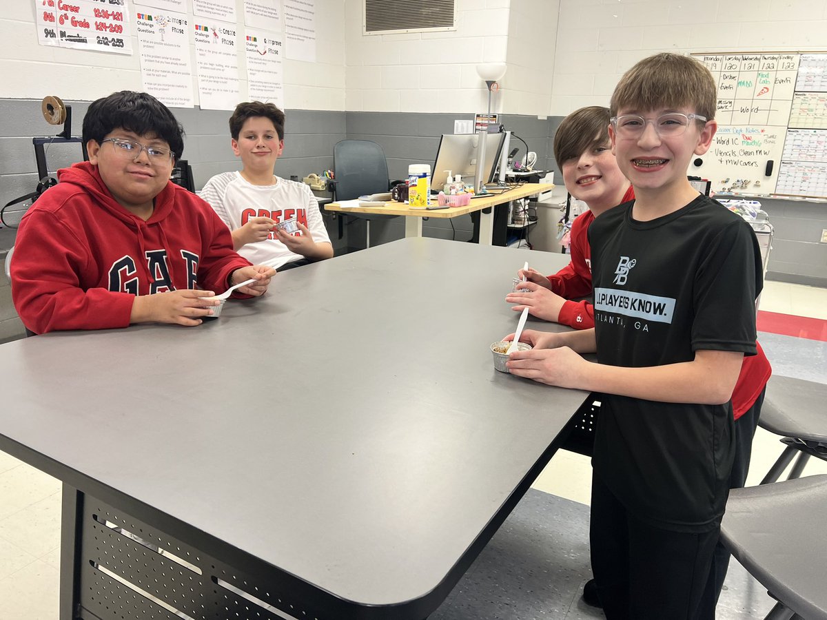 SCreekLife tweet media