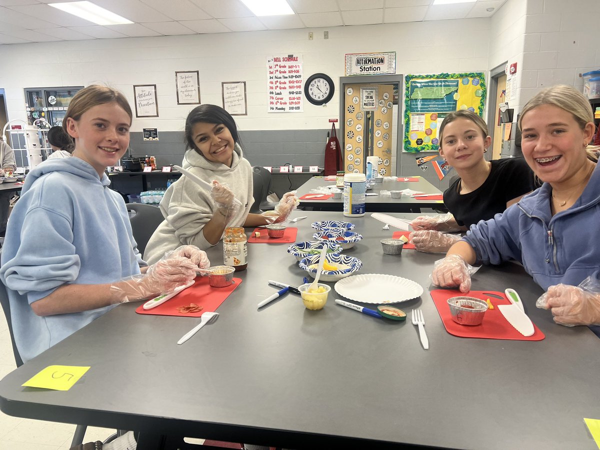 SCreekLife tweet media