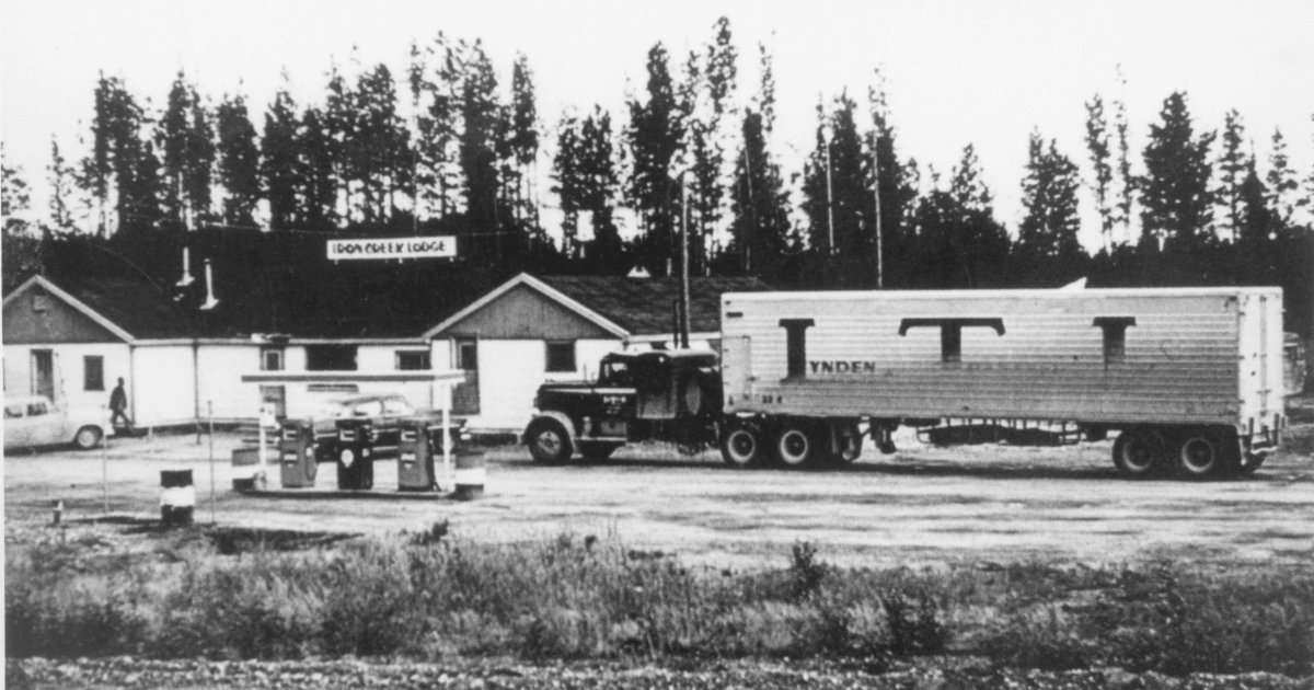 LyndenInc's tweet photo. Taken in the 1960s, a Lynden truck stops at Iron Creek Lodge at Mile 596 of the Alaska Highway in the Yukon Territory!
#LyndenHistory #TBT #ThrowbackPost #Throwback #Lynden #AlaskaHighway #transportation #logistics #shipping https://t.co/Uk6SR9Hzvh