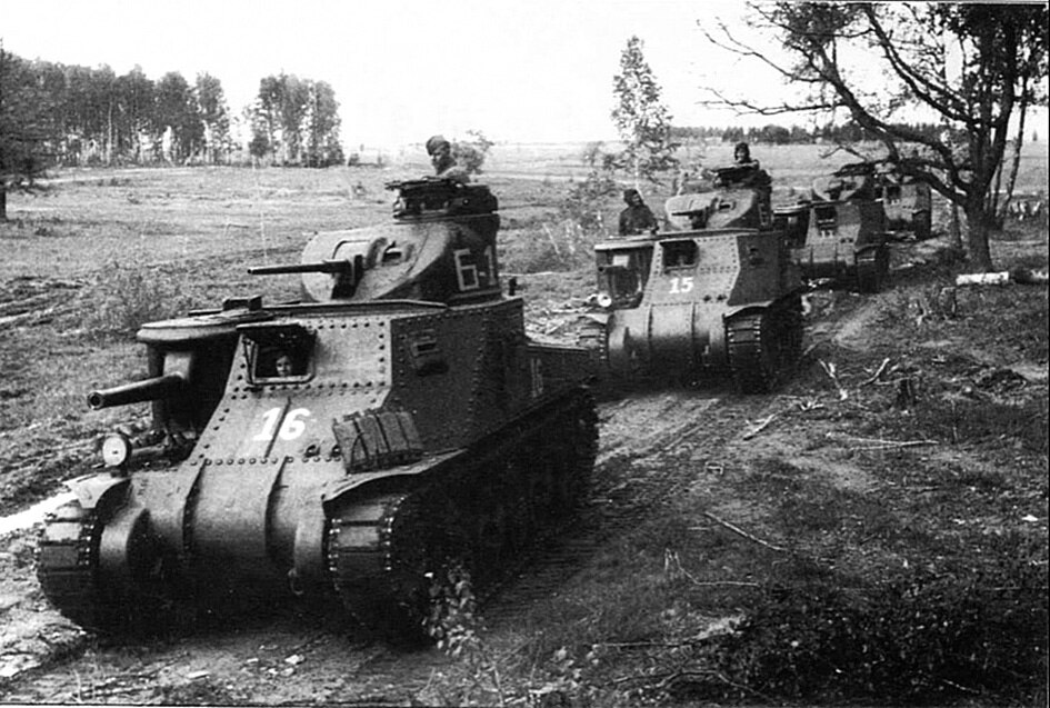 Lecuirassier's tweet photo. M3 lee in the battle of kursk. https://t.co/cnlTGe4C57