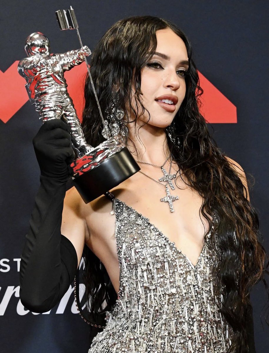 meiyokies's tweet image. THEN                                        NOW