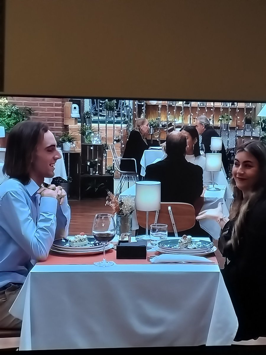 Mecachis11's tweet photo. Hace frío, me aburrooooo
(En un espacio no ocupa mucho espacio)🤣🤣🤣🤣#firstdates22e https://t.co/zj7ChAWexH
