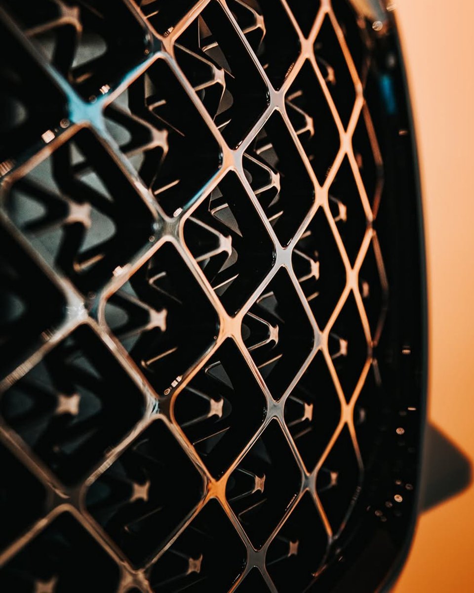 GenesisUSA's tweet photo. Every detail on the GV80 Coupe Prestige Black tells a story. Thanks to @leiadakrozjhen for capturing this one so beautifully. https://t.co/IsemQU38pQ