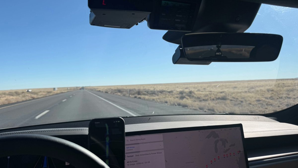 SawyerMerritt's tweet image. NEWS: A Tesla Model S just drove itself from Los Angeles to New York with zero disengagements.

Owner Alex Roy and a team of independent autonomy experts just completed the 3,081 mile trip on FSD V14.2.2.3 with no disengagements. They were hands-off for the entire trip, including…