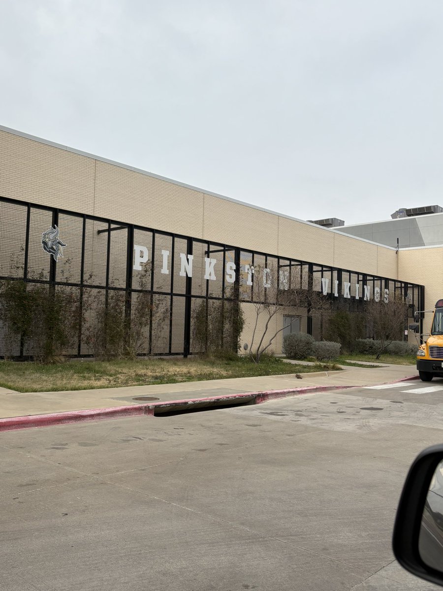 Coach Mac tweet media