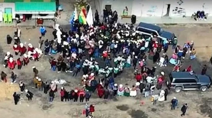 pukacosa's tweet photo. Esta es la convocatoria de Lara... ¡Y tiene el tupé de decir que Paz es Presidente gracias a él! https://t.co/41eWdjfbXJ