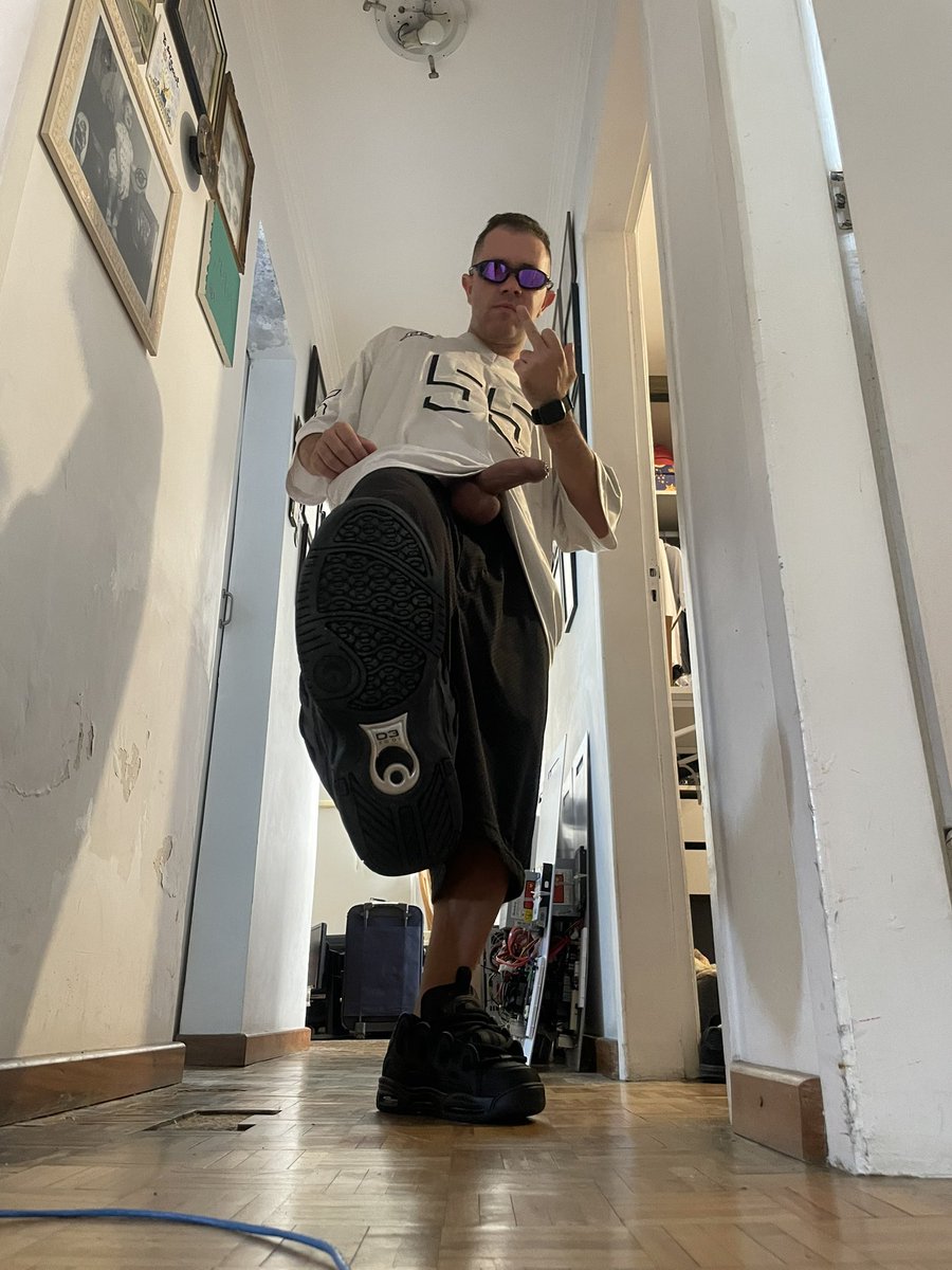 Skater Sagger INTL tweet media