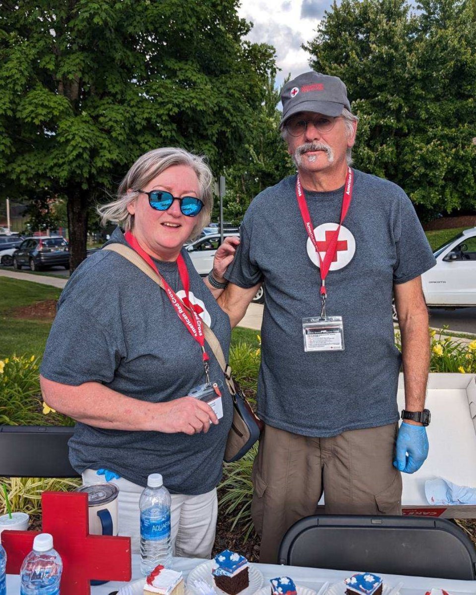 RedCross's tweet image. When Becky Wallner retired and moved to Tennessee, she never expected to become a @RedCrossTN volunteer.

“I’ve never done anything like that before in my life,” she said. She spent her career in corporate offices of car dealerships, a stark contrast to the disaster relief work…