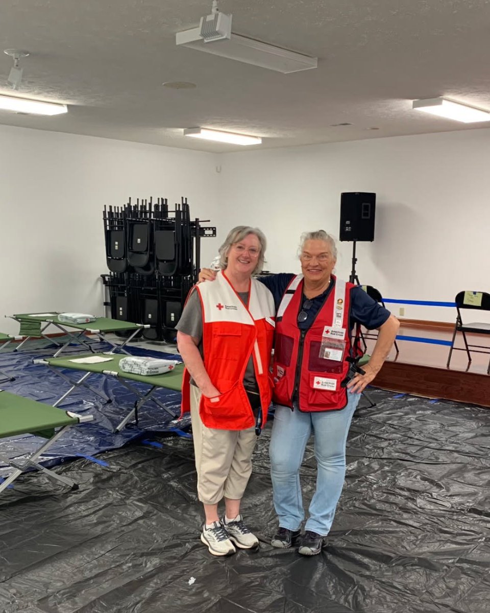 RedCross's tweet image. When Becky Wallner retired and moved to Tennessee, she never expected to become a @RedCrossTN volunteer.

“I’ve never done anything like that before in my life,” she said. She spent her career in corporate offices of car dealerships, a stark contrast to the disaster relief work…