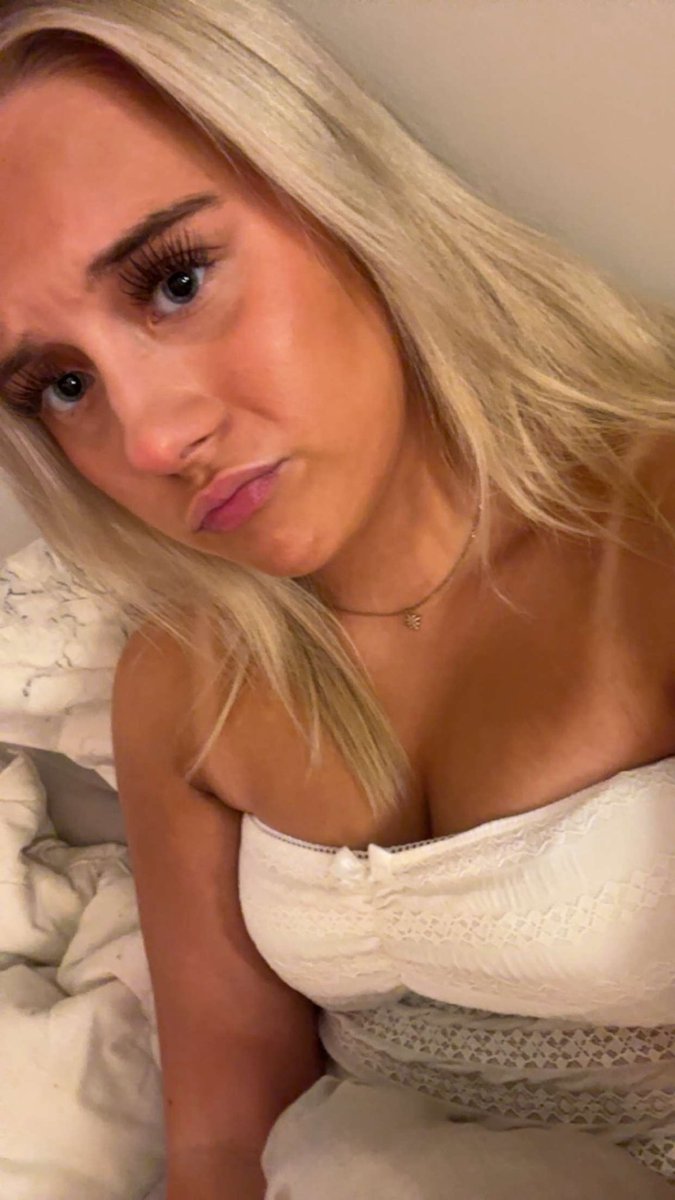 sandrasnow07's tweet photo. Är generös idag. Kan visa hur toppen ser ut lite närmare till alla som (❤️🔄 )!!! https://t.co/RKtYvVcsY8