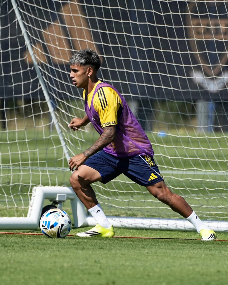 No entiendo por qué otra vez se pone en duda la titularidad de Milton Delgado. No es nada en contra de otro, es simplemente que los buenos tienen que jugar. Y este es bueno de verdad. Ya lo demostró.