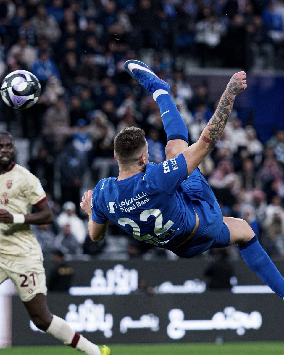 as_ve1's tweet photo. Pure magic from the Sergeant! Goal of the season, no doubt. 🔥
#الهلال_الفيحاء https://t.co/ASAaKt5mxy