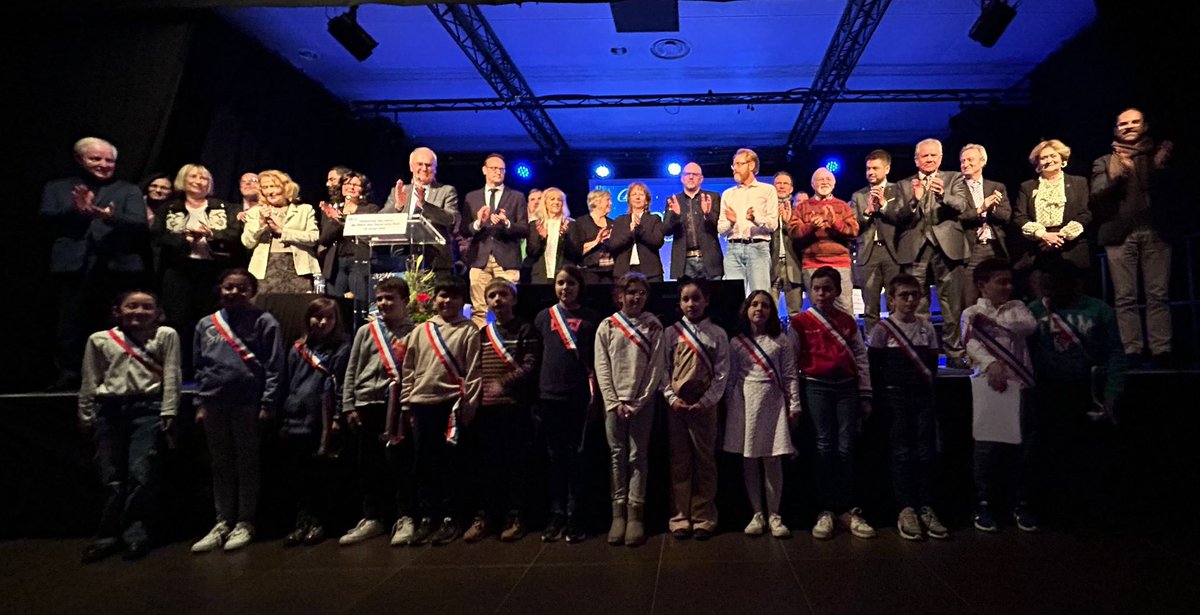 Honoré d’avoir participé à la cérémonie des vœux des <a href="/clayessousbois/">Les Clayes-sous-Bois</a>  aux côtés de mes collègues élu(e)s. 
Un moment de partage, de proximité et d’engagement au service des habitantes et habitants.
Cap sur une année 2026 utile, solidaire et ambitieuse.
<a href="/LaugierMichel/">Michel LAUGIER</a> <a href="/MJKPlaisir/">J. Kollmannsberger</a>