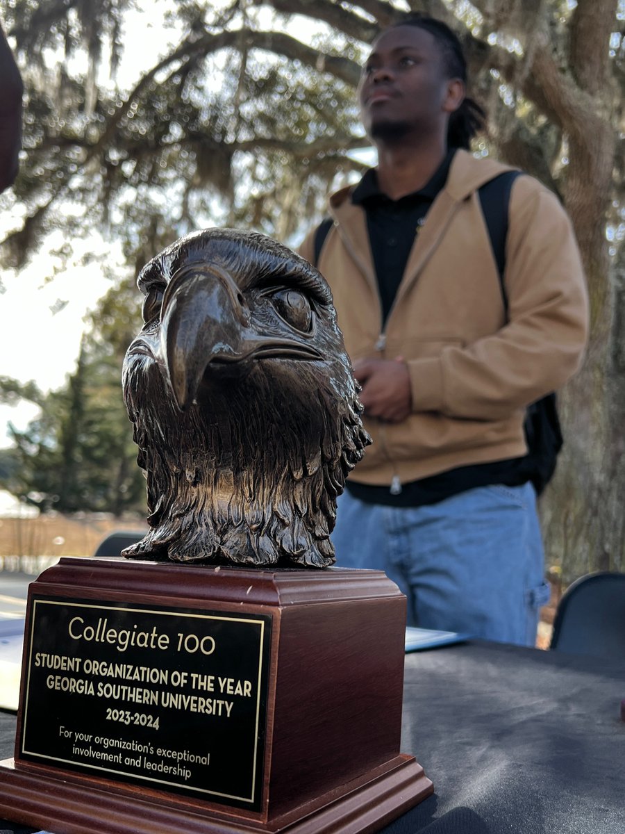 GeorgiaSouthern's tweet image. New faces and new opportunities. The Student Organization Fair was full of energy, connections, and campus spirit.🦅 ✨ 

#GeorgiaSouthern #StudentOrgFair #GetInvolved