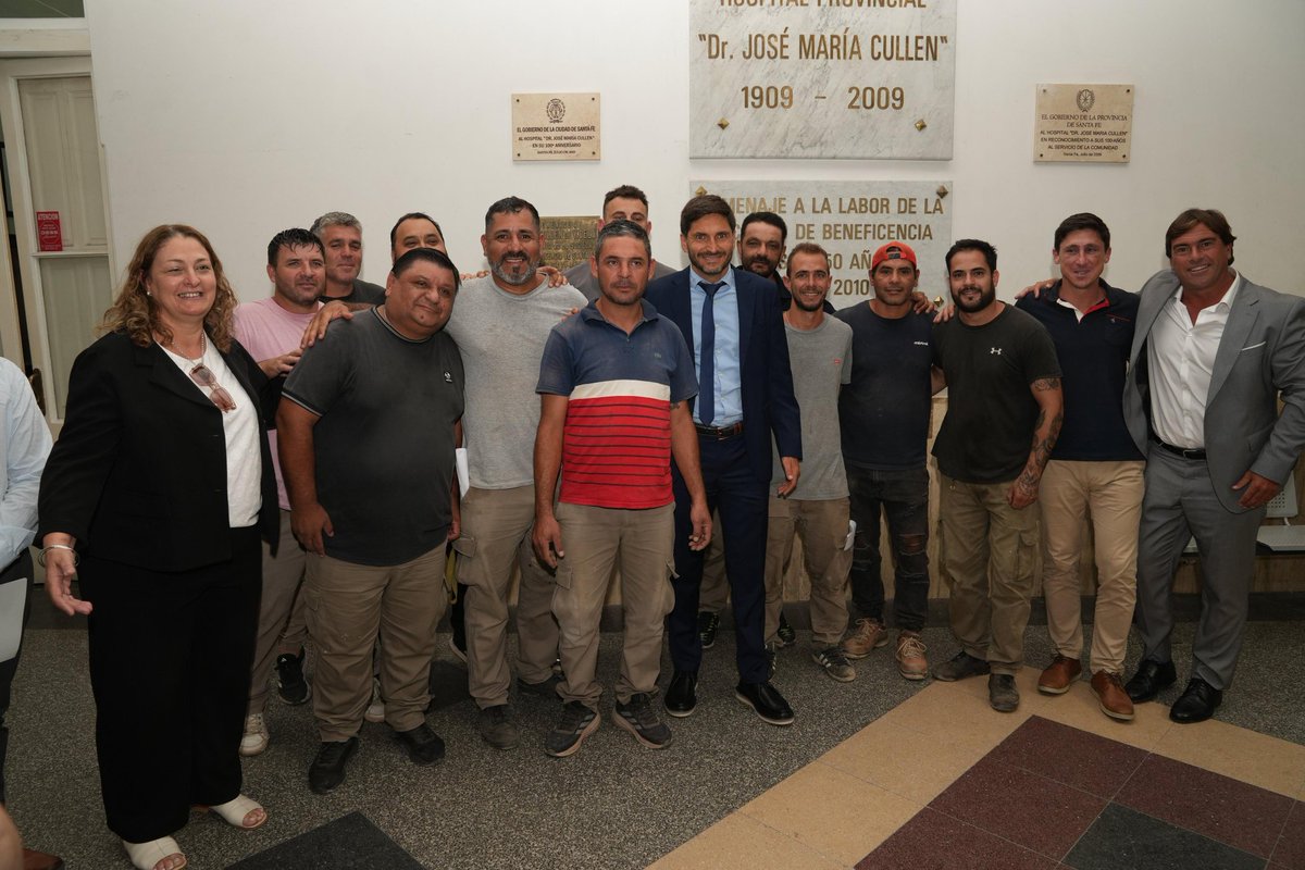 guillermojalvar's tweet photo. Acompañamos al Gobernador @maxipullaro a la Ministra de Salud @silviaciancio1 y al Senador @PacoGaribaldi a recorrer el Hospital Dr. J.M. Cullen. 
Dialogamos acerca de los proyectos que desde el @MinSaludSantaFe se vienen para este importante Hospital provincial. https://t.co/k0uynvHJTR