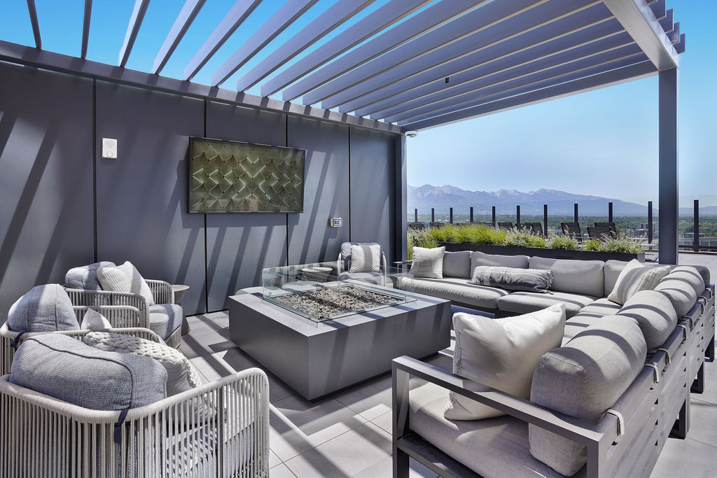 KairoiRes's tweet photo. Downtown SLC, done with intention.

 The Worthington brings together skyline views, mountain backdrops, and spaces designed to feel just as good as they look.

This is urban living, with care woven in — come take a tour: https://t.co/24MggESp5L

#SaltLakeCityLiving https://t.co/W8KBPthhxp