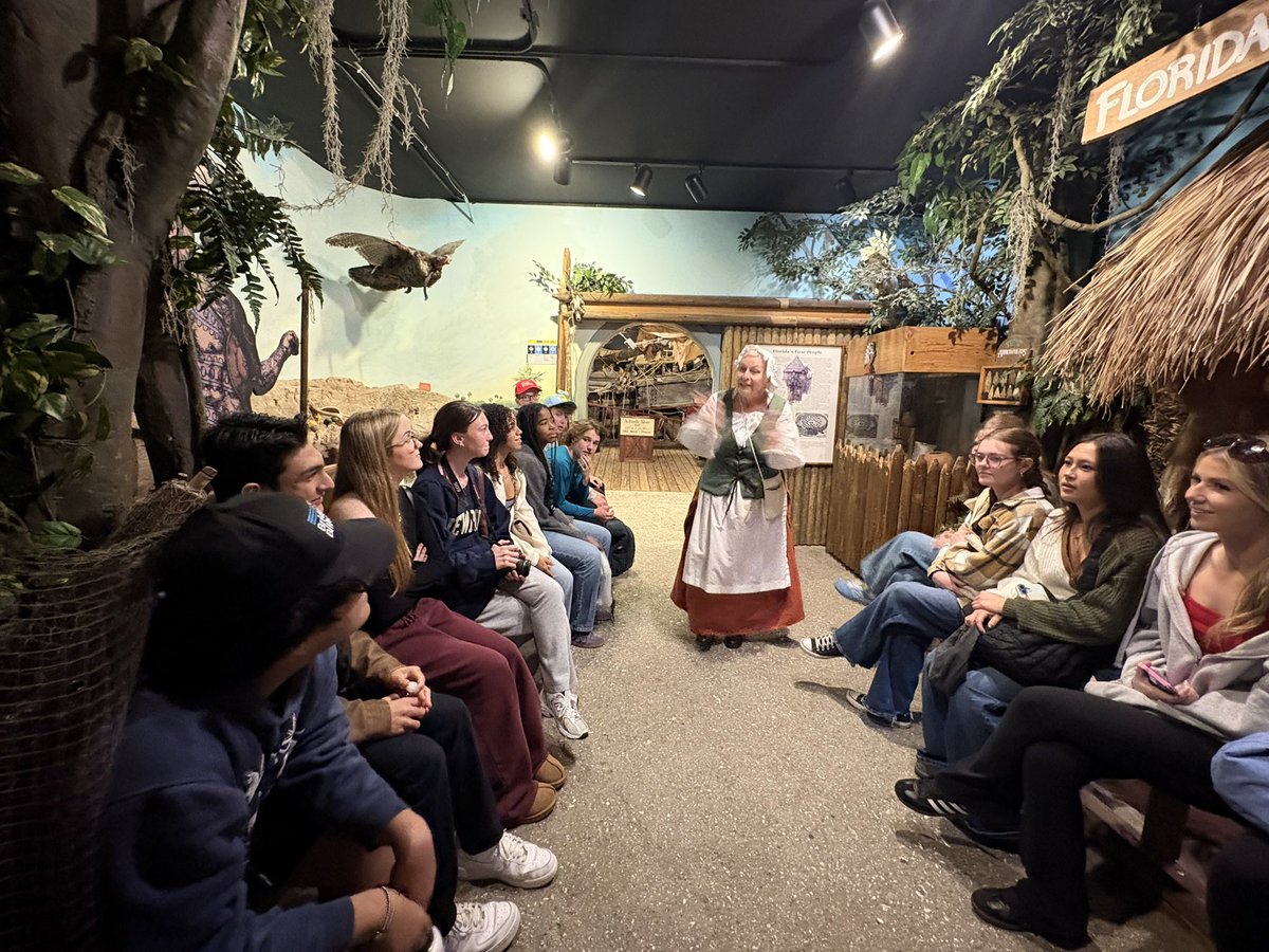 HCPS World and Dual Language tweet media