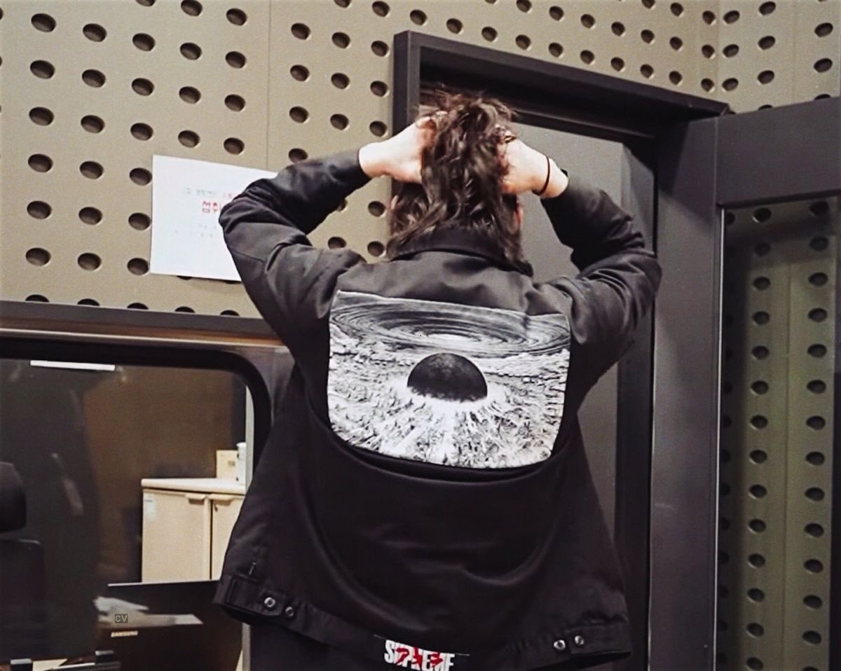 whodeff's tweet image. 오늘의 주제: 임재범의 넓고 매력적인 등판 🫠

#JAYB #제이비