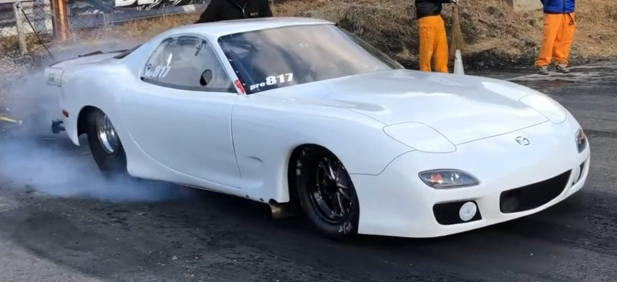 sad.machines tweet media