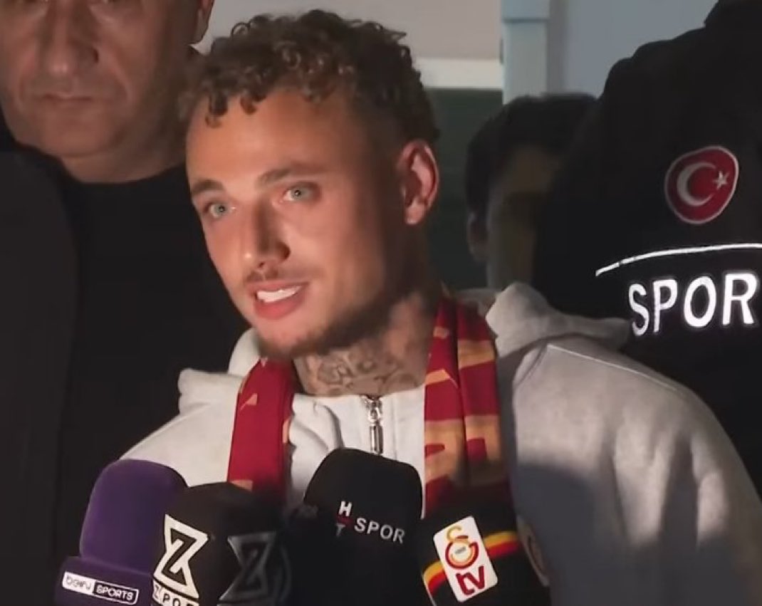 TransferWeb1's tweet image. "Daha önce Galatasaray'da oynamış eski oyuncuları aradın mı?"

- Noa Lang: "Hayır aramadım. Çocukken İstanbul'da yaşadım. Ben İstanbul'u zaten çok iyi biliyorum."