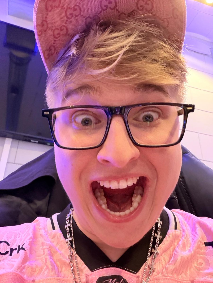 M8 Pakko tweet media