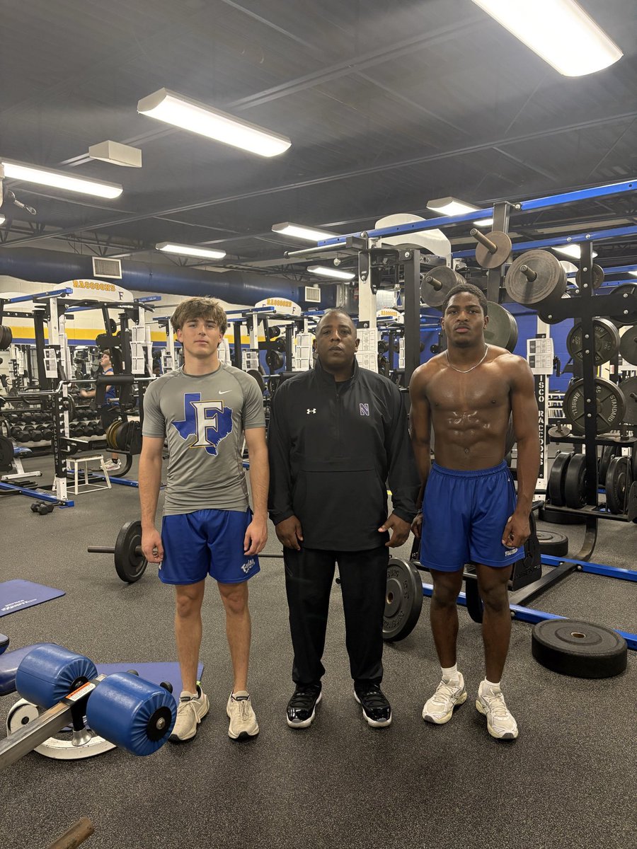 blaceyy_05's tweet image. Thank you @CoachAT23 for coming to visit me yesterday 

@FHSRACCOONFB @CoachPThor @CoachG_TX 
@CoachHarbert
@coachddsmith