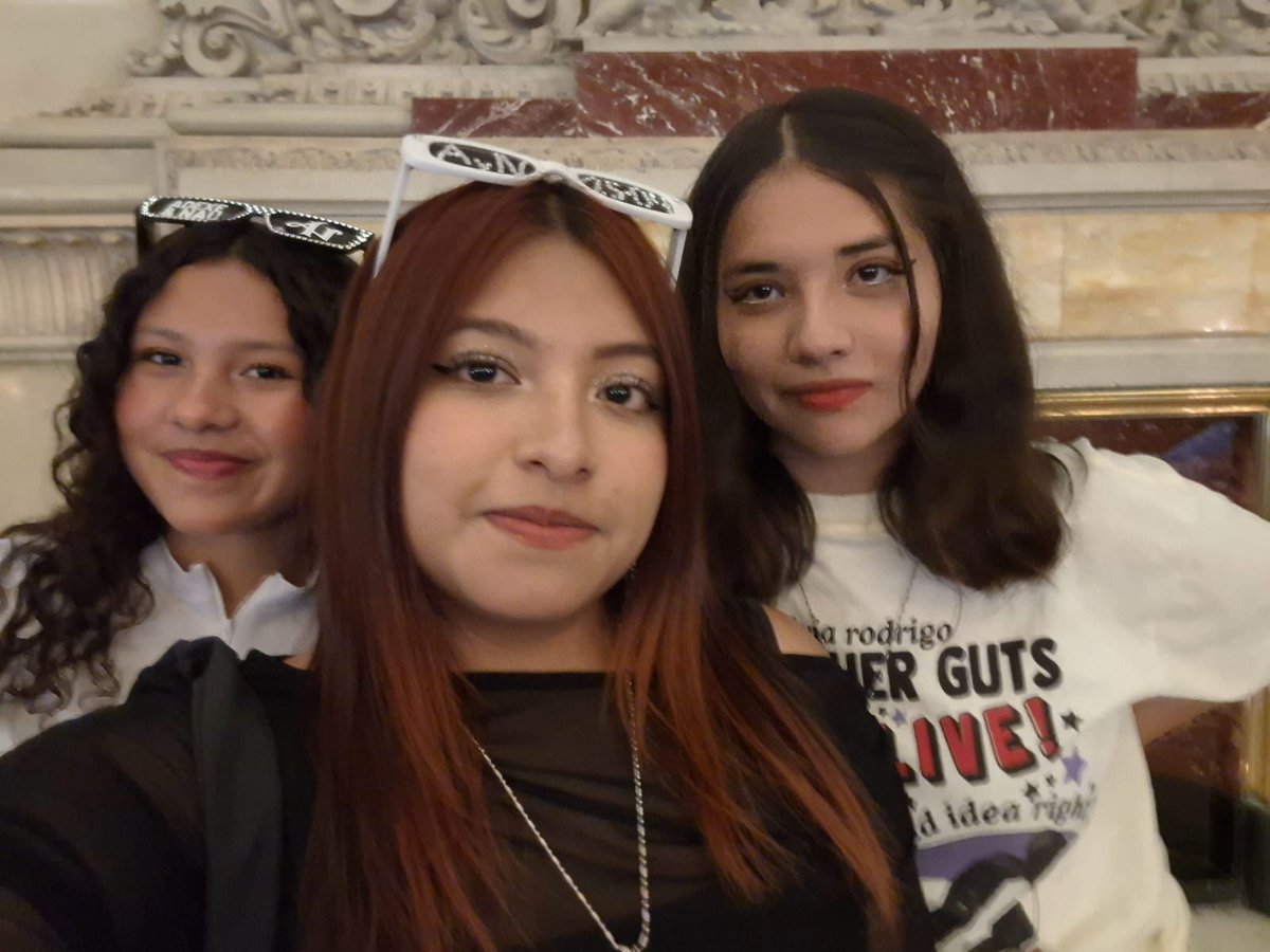 AyNxAzull's tweet photo. Que foto tan icónica <3

TEQUILASXAYN 
AYNMEXAS https://t.co/rKUcdXWt9J