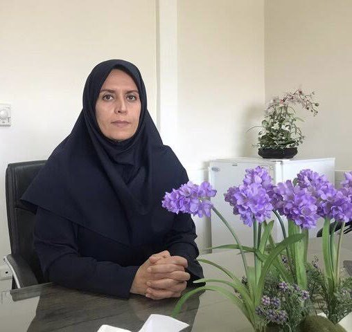 behnam_chegini's tweet image. زهرا کسائی‌پور، معاون استاندار مرکزی(امور اتباع)، به همراه همسر و دو فرزندش در اعتراضات ۱۹ دی‌ماه در شهر اراک بازداشت شده‌اند.