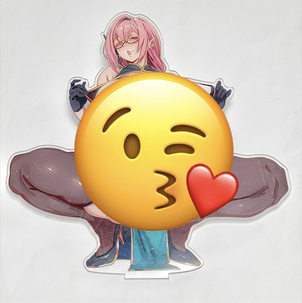 米ドル決済なので製造費用の高騰が止まらないアクスタです。
値上げ事情もあり、次回生産は未定なので見かけた方はお早めに。
画像のイラストレーターはhousou-kunです。 