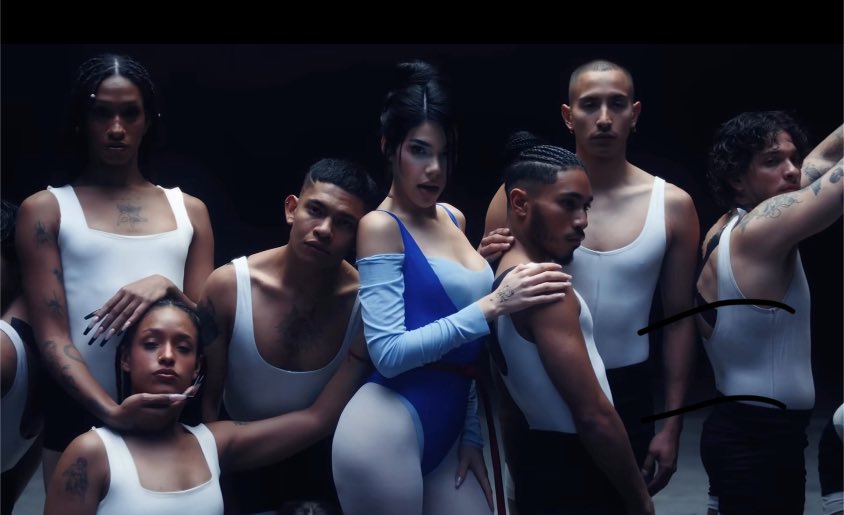 kosmaxii's tweet image. 🚨COMENZAMOS TENDENCIAS 
10 comentarios por persona 

UNA Y OTRA VEZ
K DE KARMA KENIA OS