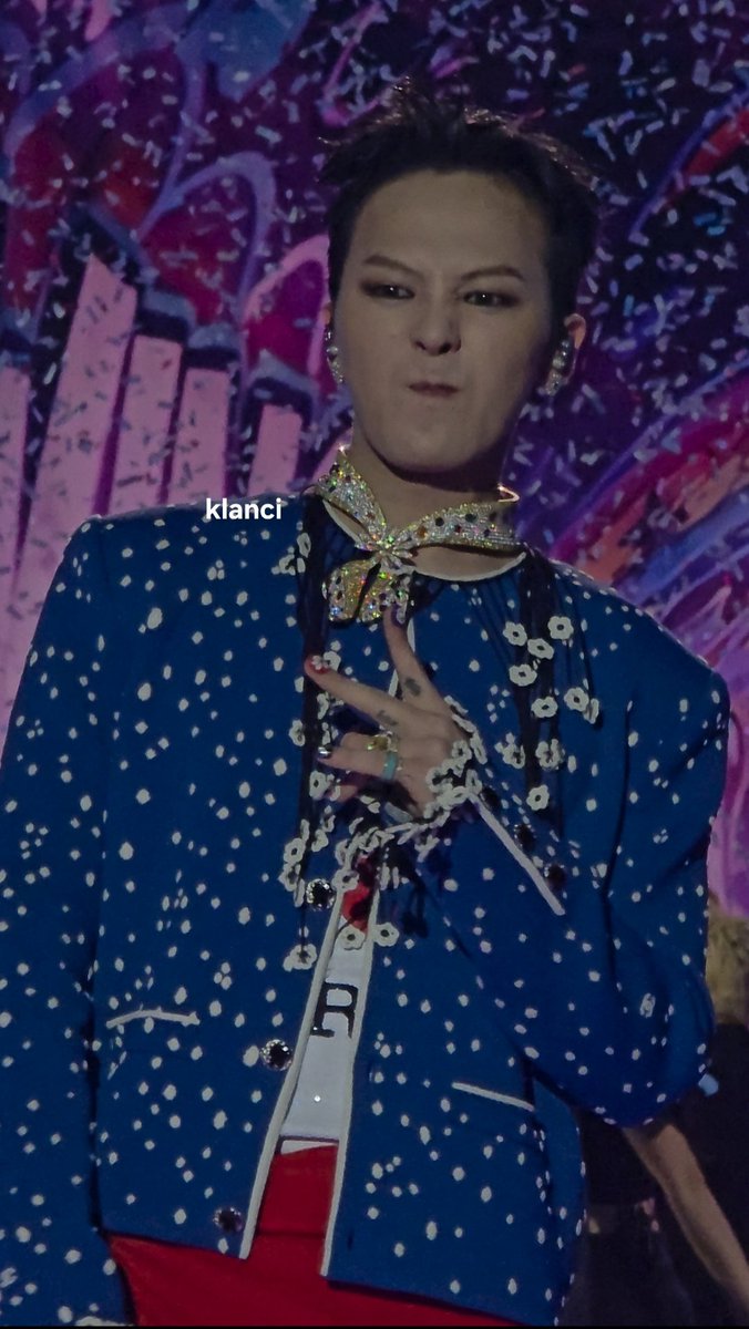 klanci_twt's tweet image. A quirky King 🥰

🌼 G-dragon performing at Le Gala des Pièces Jaunes in Paris, France 

Check my tikt0k for videos ! 
vm.tiktok.com/ZNRBTJsd6/

#galadespiecesjaunes #gdragon #gd #bigbang #KwonJiyong