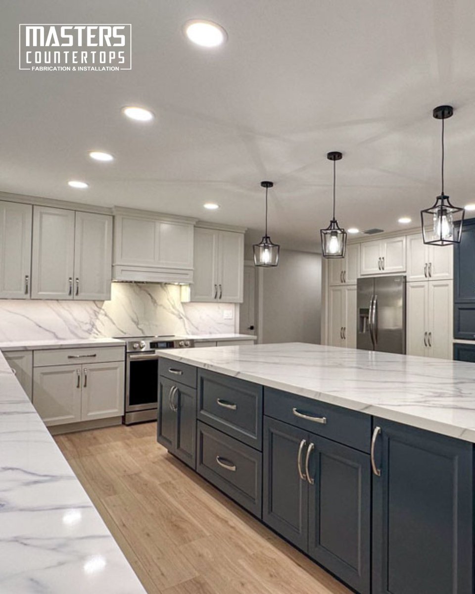 masterscounters's tweet image. Full-height stone #backsplashes continue to replace tile in many #kitchens. Instead of acting as a separate design layer, the backsplash becomes an extension of the countertop, reinforcing continuity and simplifying the visual field.
zurl.co/KLoHj