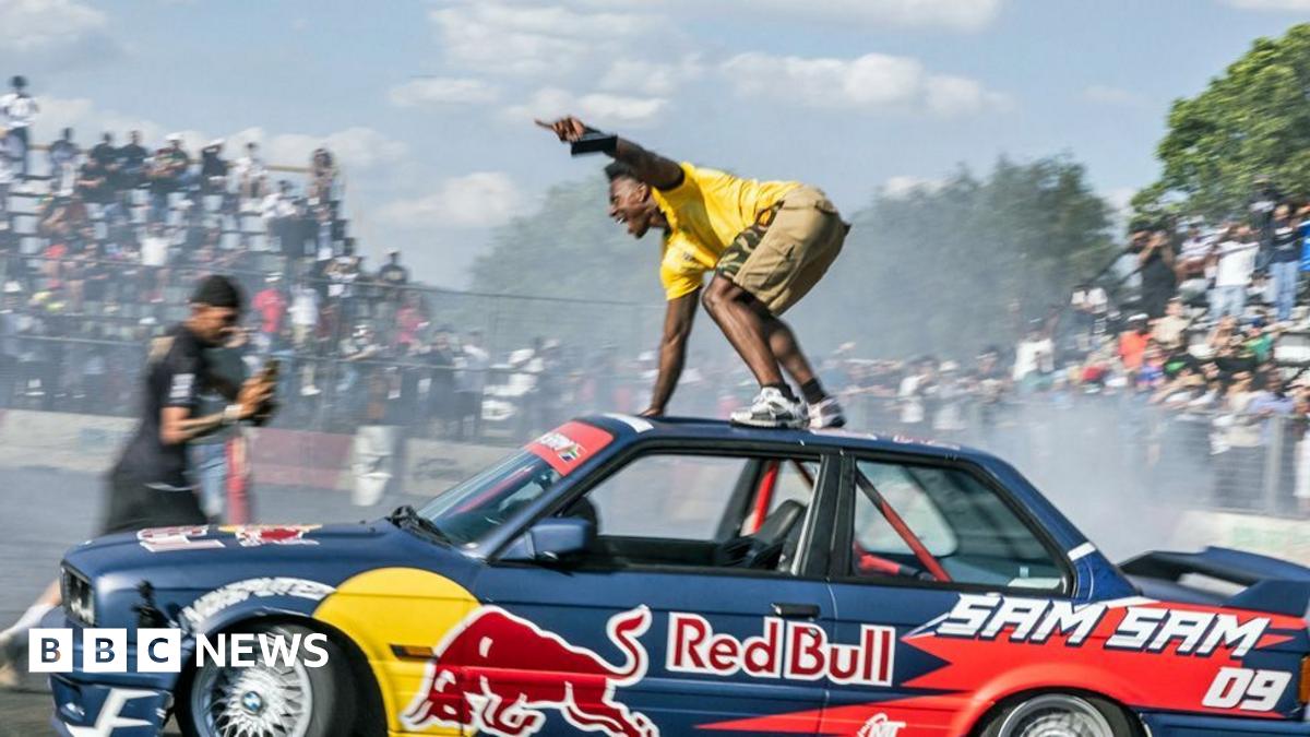 'I want to show the world what Africa is' 

One of the world's most popular content creators has been attracting huge crowds, mostly his young fans, as he undertakes a 20-nation tour of Africa, a continent he says is "full of surprises". bbc.in/3ZozZyr