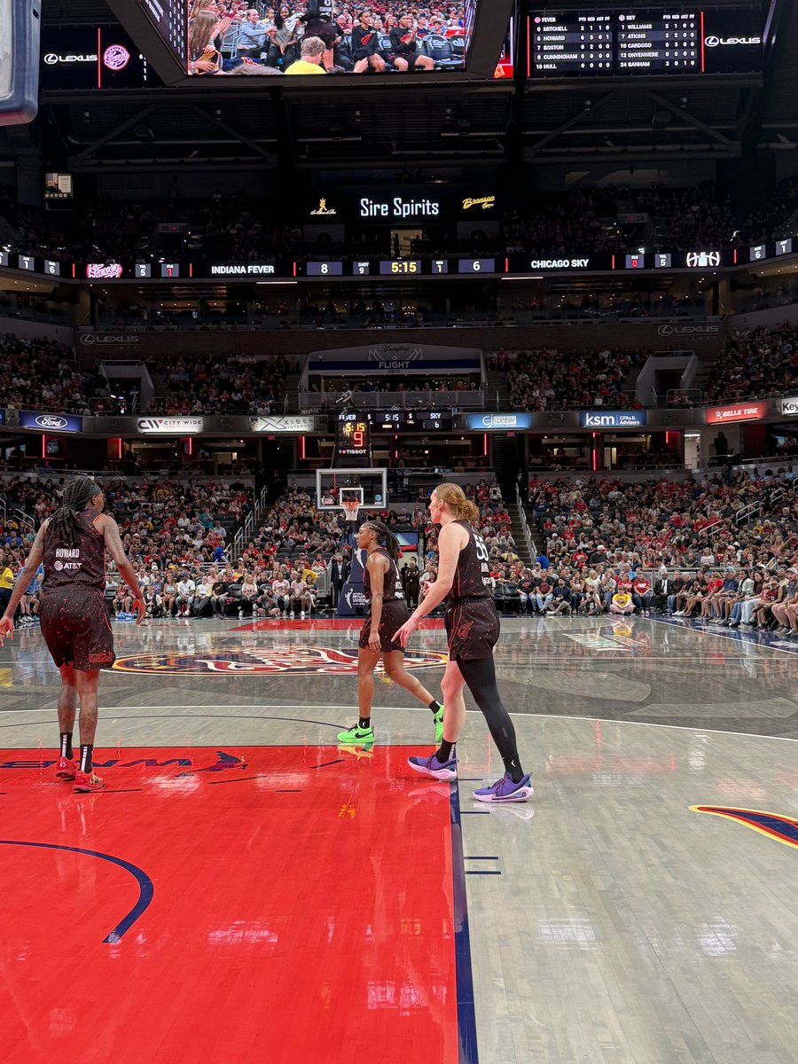 zigjs7's tweet image. Happy birthday to the GOAT. Can’t wait to travel a few thousand miles from AUS to watch you play WITH the girls this time ❤️💛💙 @CaitlinClark22 @IndianaFever