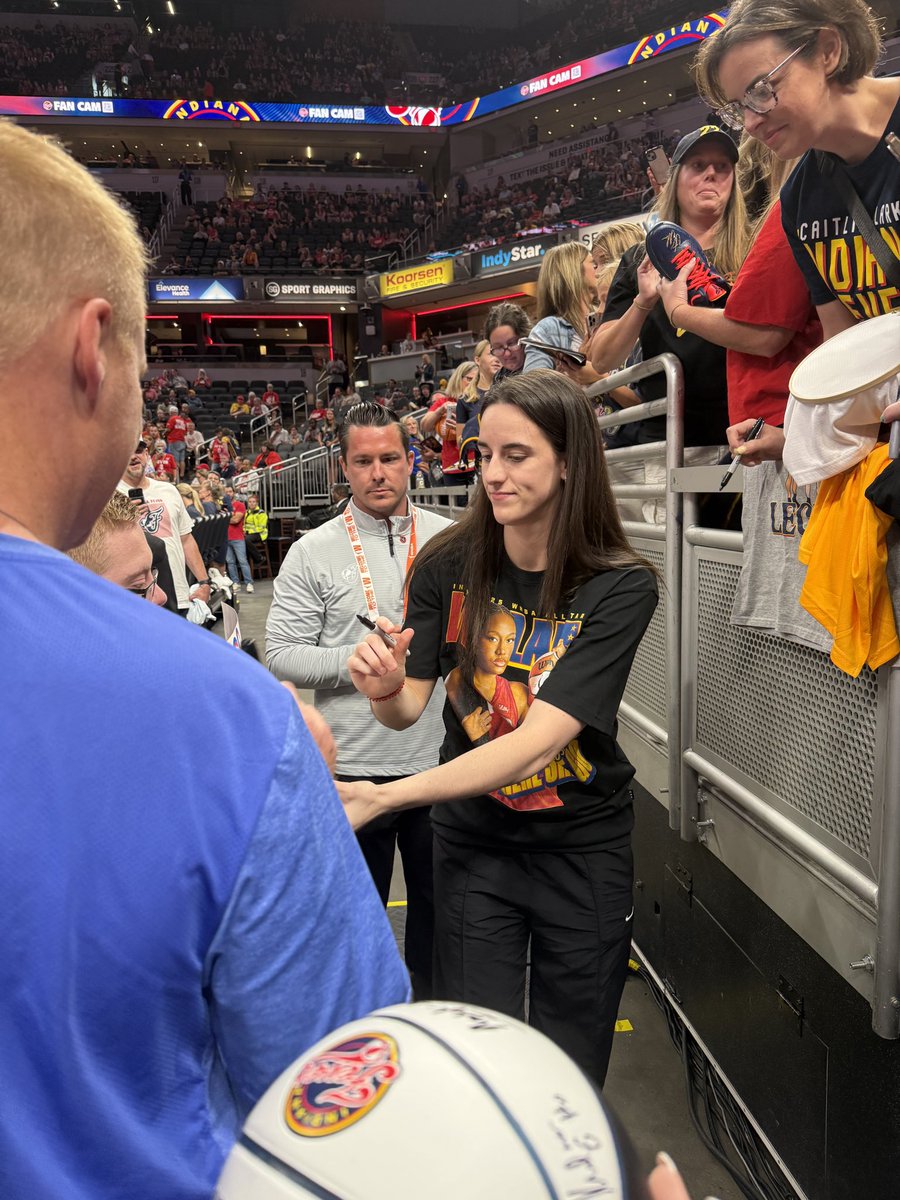 zigjs7's tweet image. Happy birthday to the GOAT. Can’t wait to travel a few thousand miles from AUS to watch you play WITH the girls this time ❤️💛💙 @CaitlinClark22 @IndianaFever