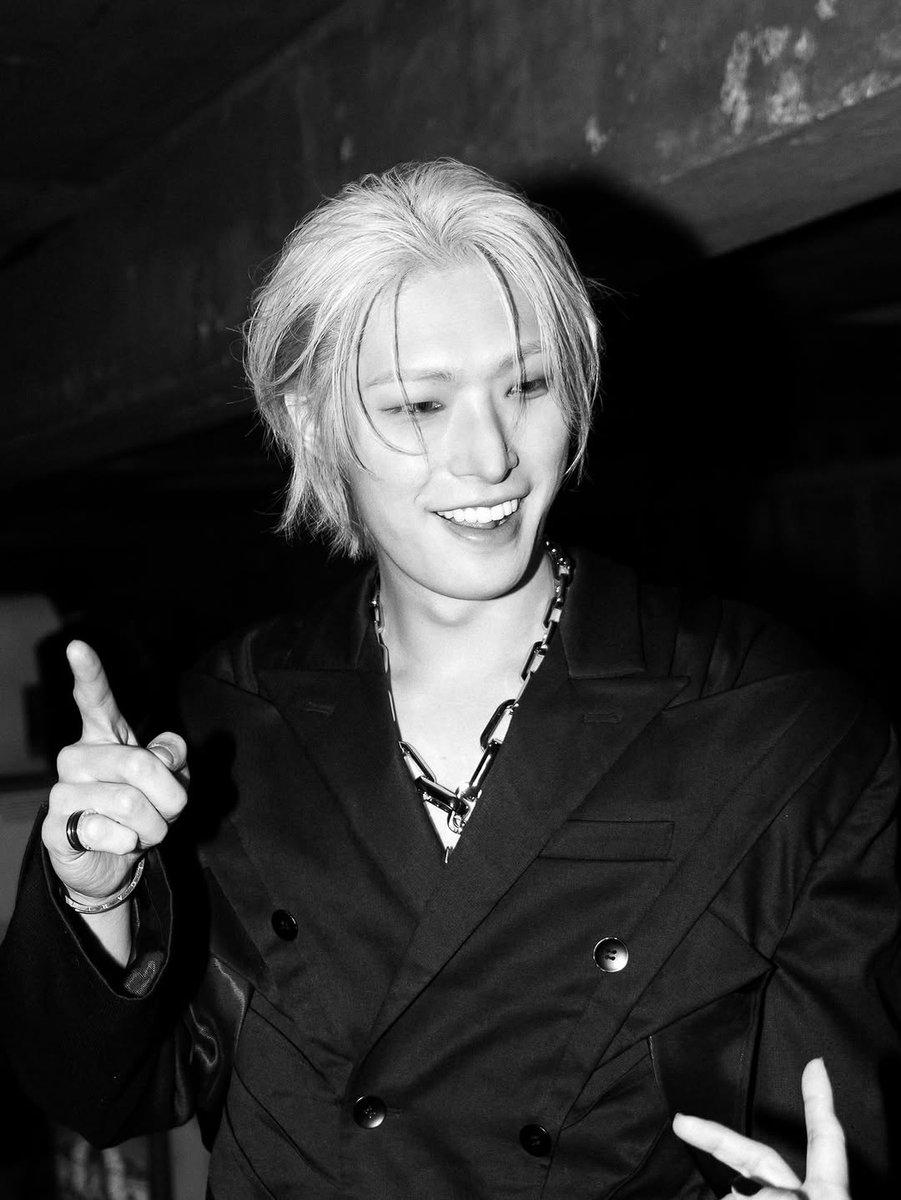 mingtisverse's tweet photo. [📷] MINGI by Gustave Durin

🩶

MINGI FOR CHRISTIAN LOUBOUTIN
#MINGI #민기 #CHRISTIANLOUBOUTIN #ParisFashionWeek2026 @ATEEZofficial @LouboutinWorld https://t.co/aGsklgGM2L