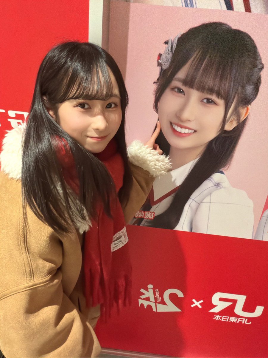 新潟駅にある大きなポスター見に行ってきました！ たくさんの人が