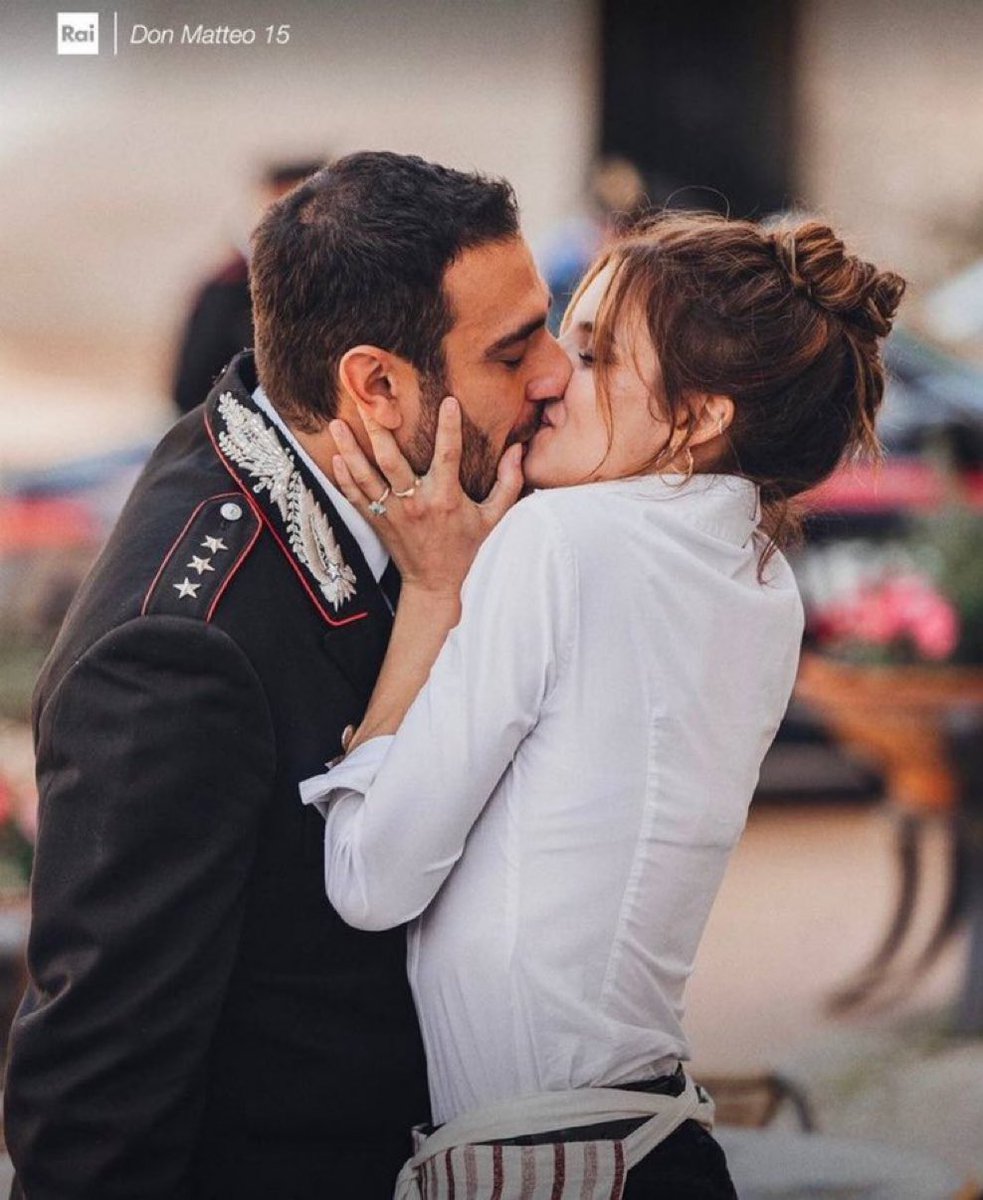 e comunque non abbiamo ancora visto questa scena QUINDI 
#mezzanottini #DonMatteo15