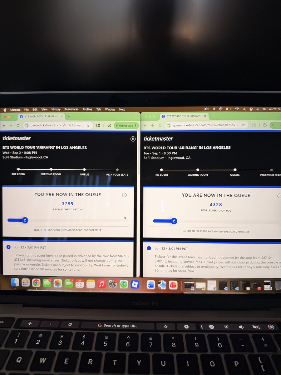 bestchihoon's tweet photo. YALLLL WHY IS MY LUCK EATING TODAYYY! MY BTS QUEUE FOR LA (buying for my aunties LMAOOO) https://t.co/0Ny9HSggqM