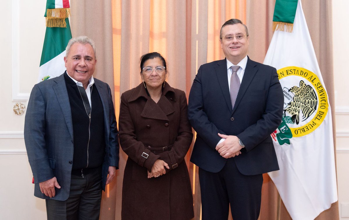 FSTSEmx's tweet image. ¡Muy productiva reunión institucional hoy en la Ciudad de México!

La Federación de Sindicatos de Trabajadores al Servicio del Estado, encabezada por nuestro Presidente del CEN, @GarciaAyalaM , sostuvo un encuentro de trabajo con el Magistrado @AndresAguileraM, Presidente del…