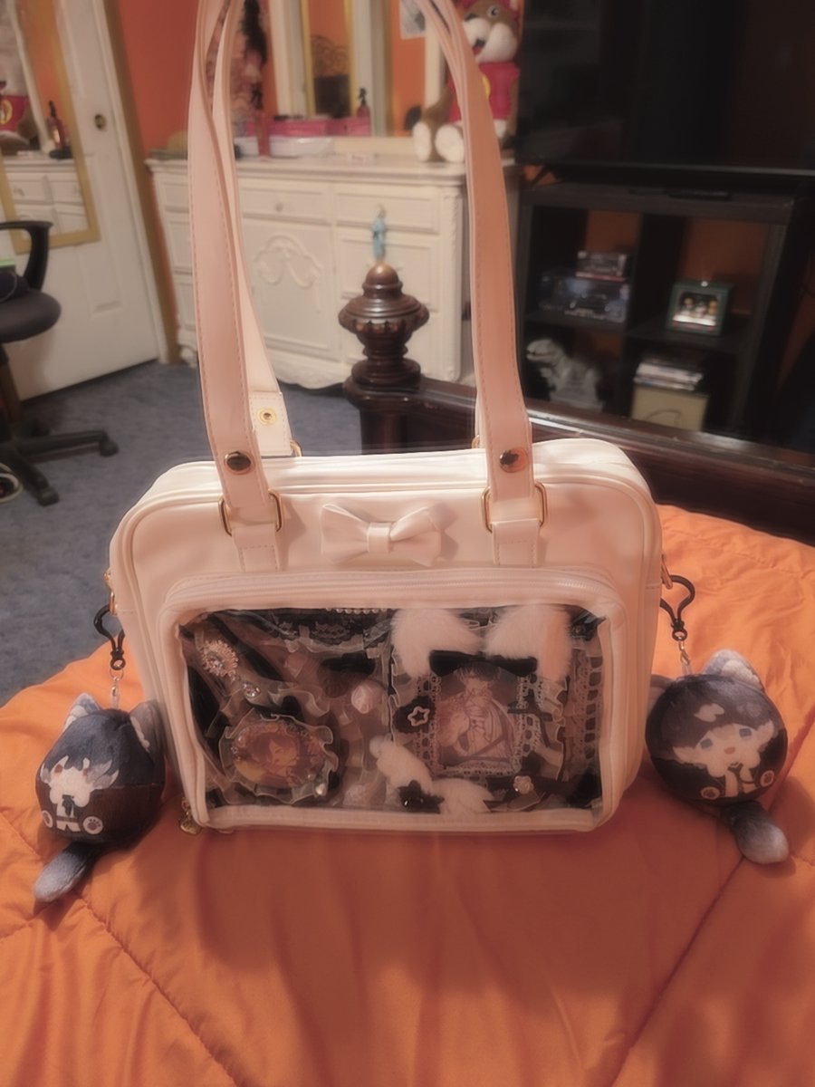 kesedoyume's tweet photo. my kinoruki ita bag
|/)_/)
|ू'ㅅ')
#diaboliklovers #dialovers #dialov https://t.co/yg0Rh3zMJy
