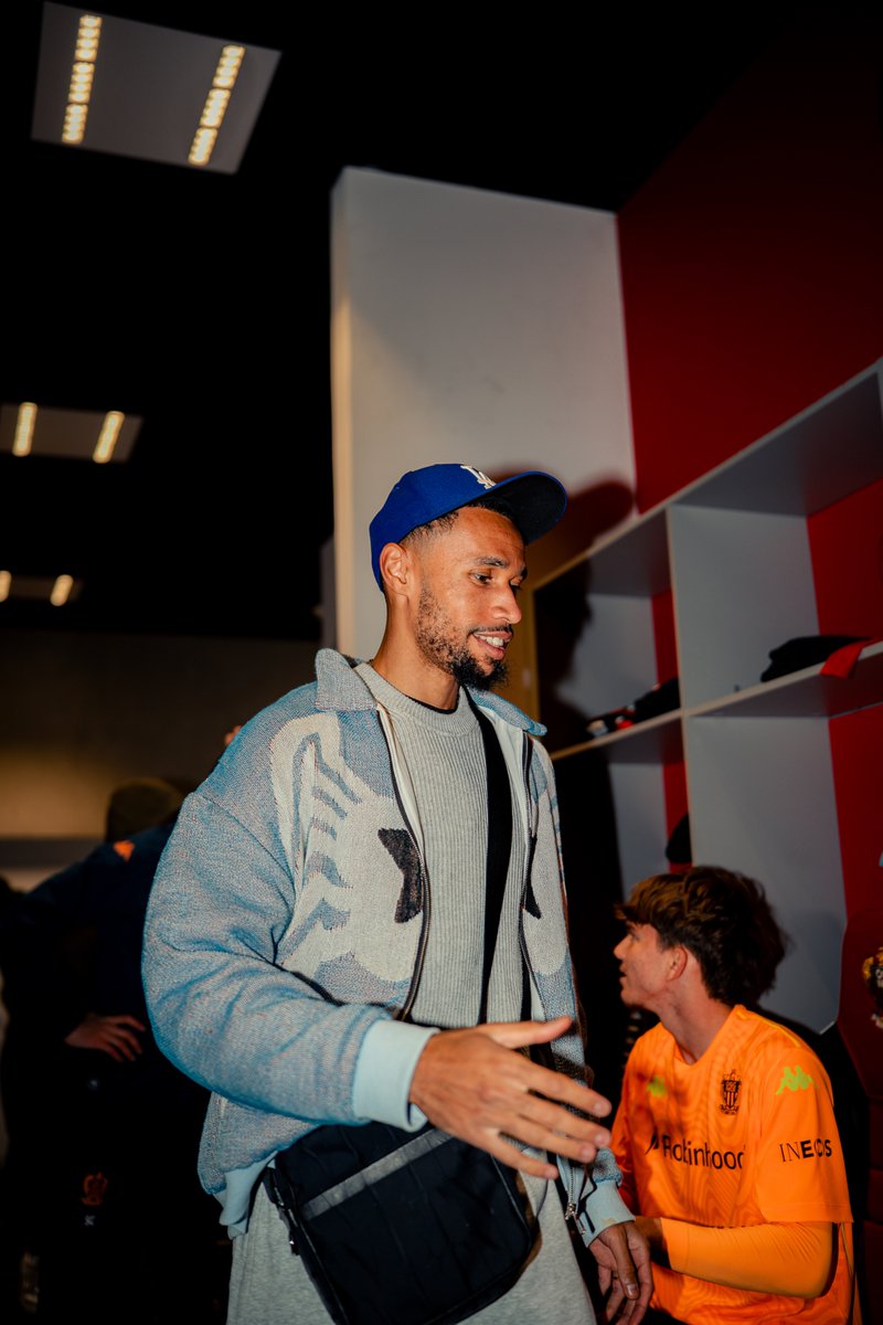 Champion d'Afrique de retour. 🇸🇳

#ogcngae l #uel