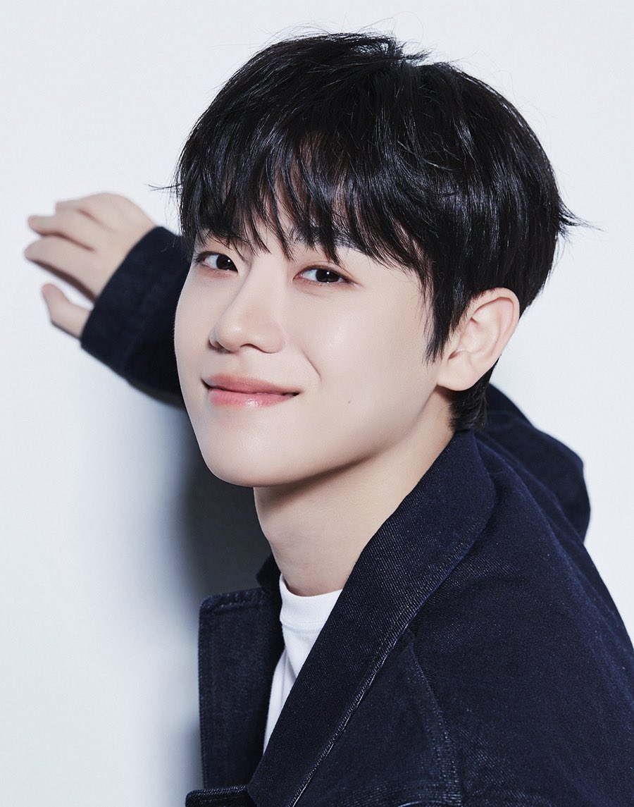 goldstar_0514's tweet image. 260123 동현이 네이버 공식 팬카페 
[RUN x DONG HYUN] 
NEW PROFILE 3 뉴 프로필 #금동현