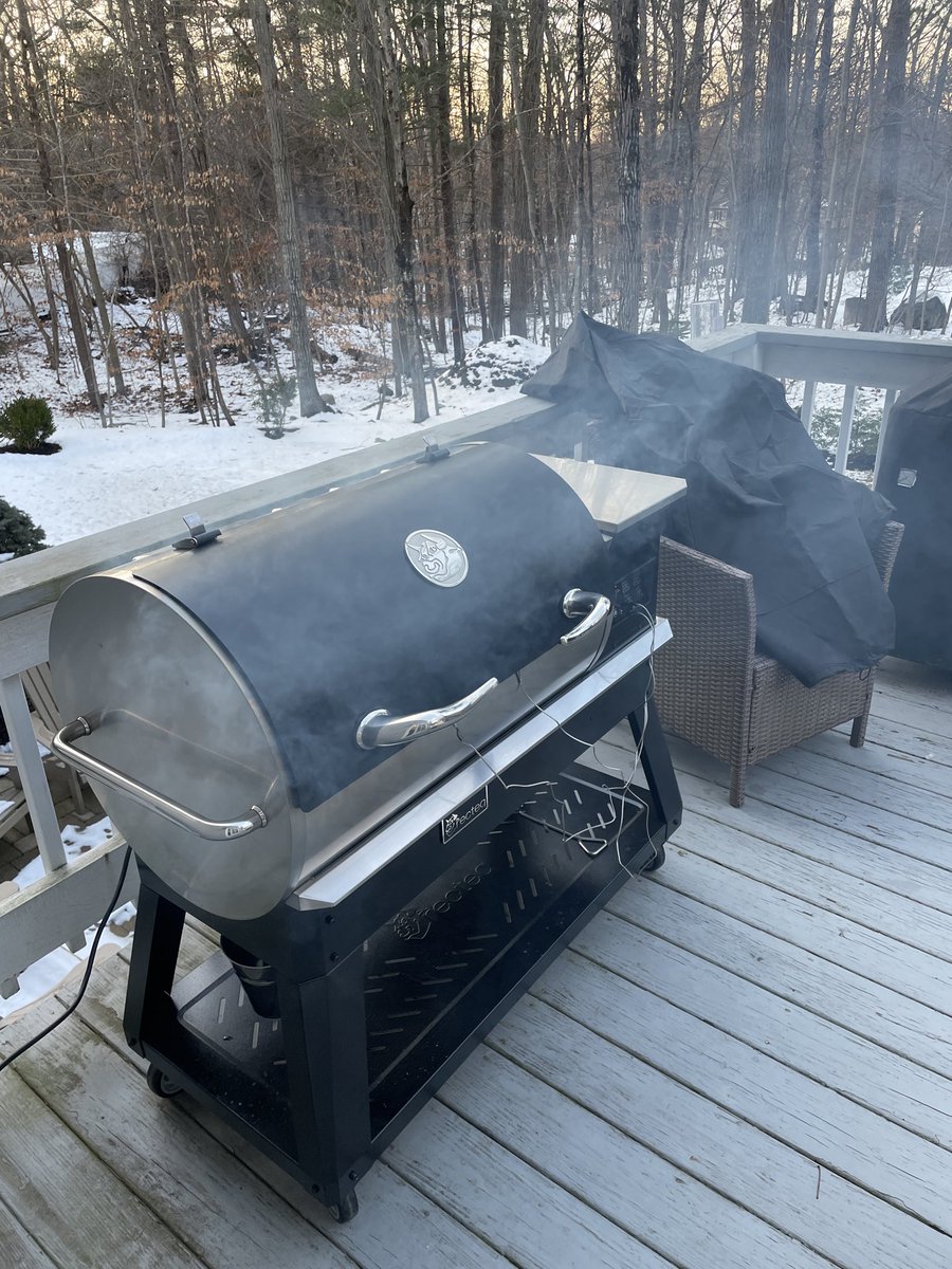 BHLevesque's tweet photo. Inaugural smoke. Burgers to keep it easy an inexpensive if i screwed it up. They came out great tho. #grillon https://t.co/z7UfgcHXbC